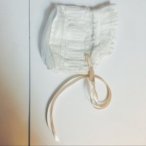 Vintage baby girl lace white bonnet💞